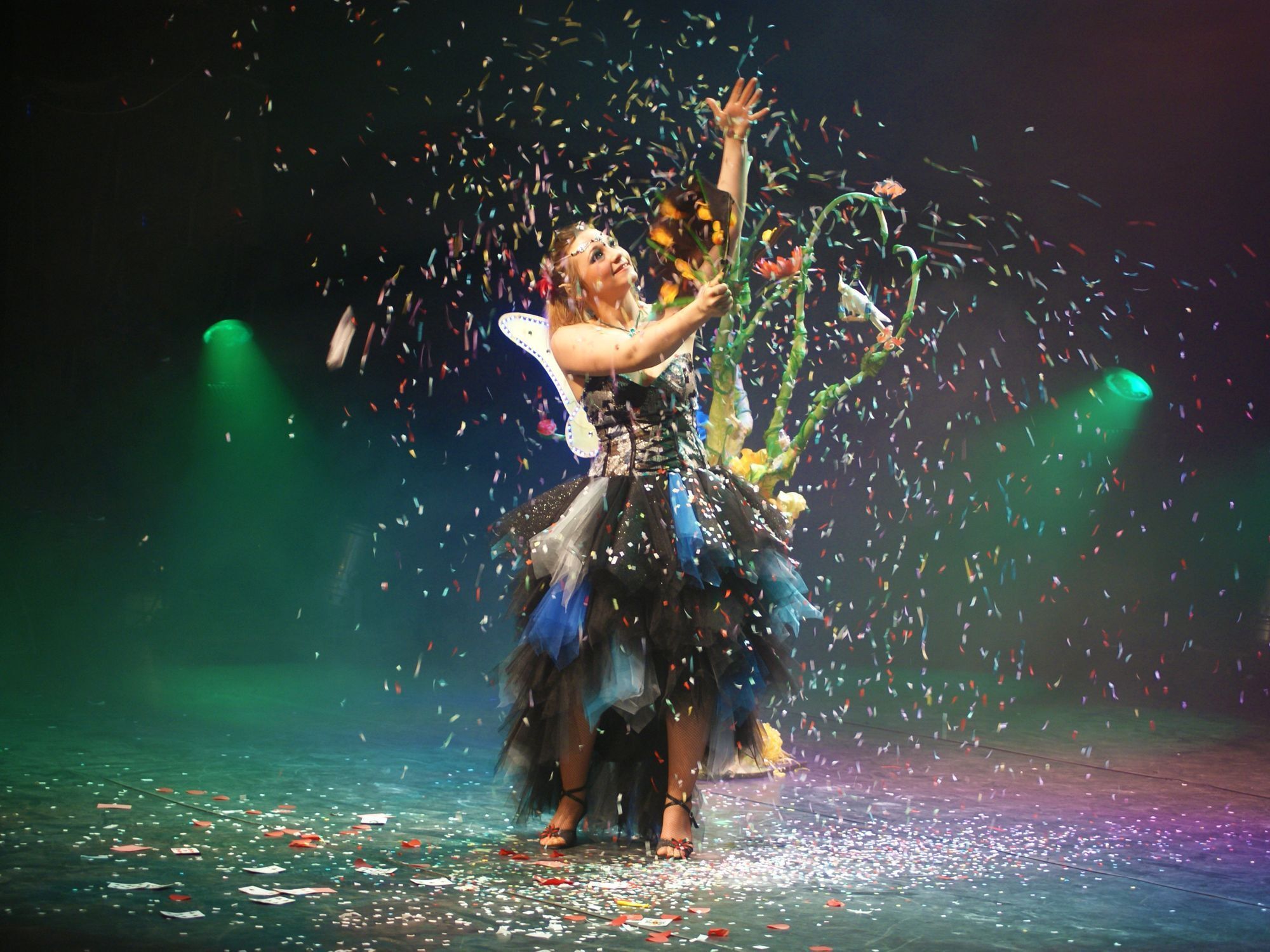 Magicien Arbre de noel | Spectacle de magie enfant & ballon Paris IDF